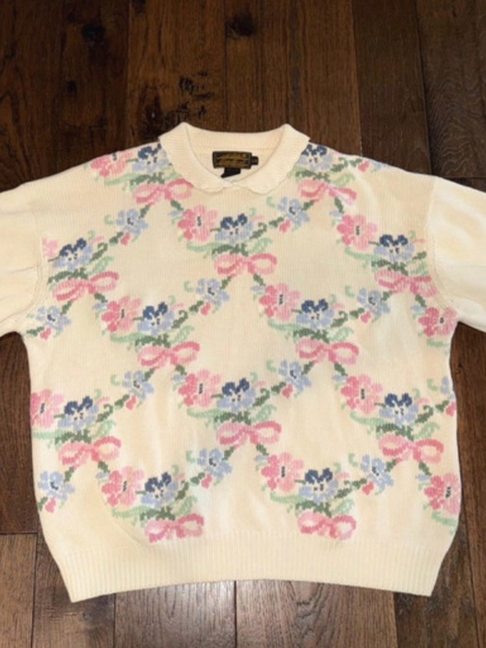 Vintage Eddie Bauer Cream Crewneck Sweater with Pink & Blue Floral Bows
